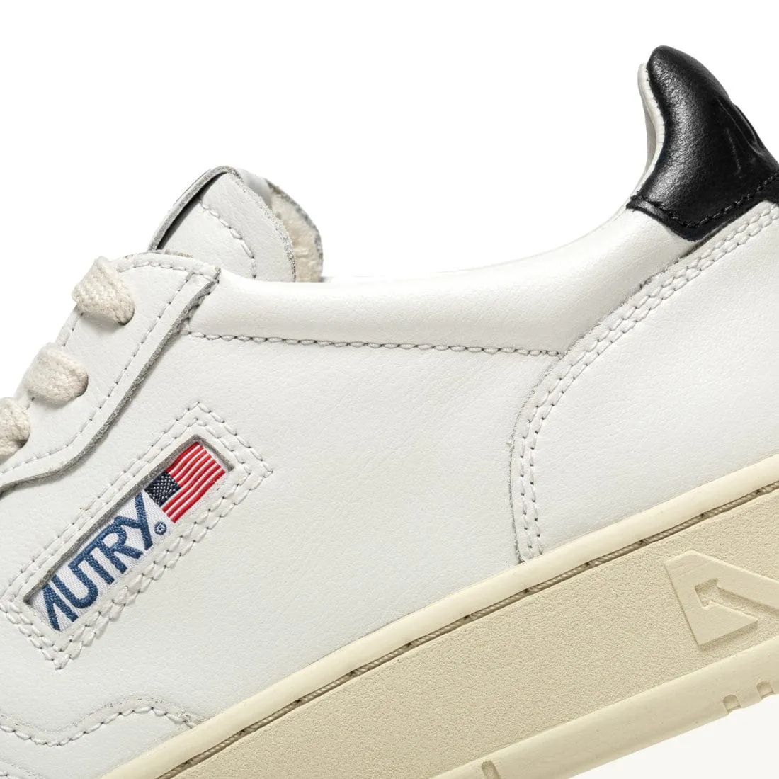 Autry Medalist Low Trainers White / Black