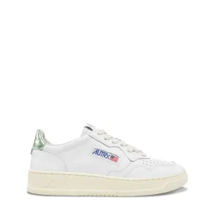 Autry Womens Medalist Low Leather Trainers White / Green Metallic