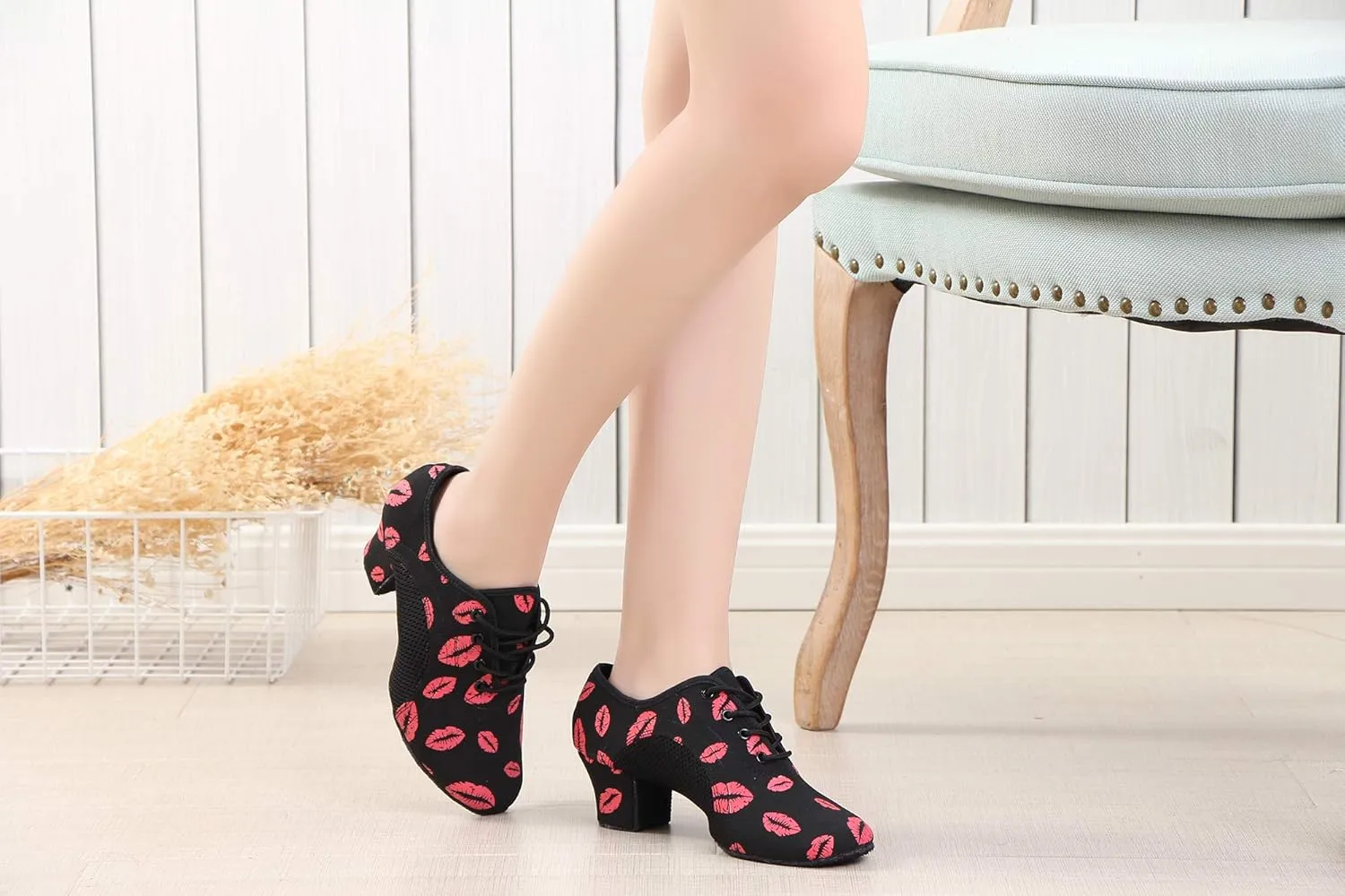 JUODVMP Women's Ballroom Dance Shoes Red Lips Mesh Closedtoe Salsa Professional Practice Low Heel Dance Shoes