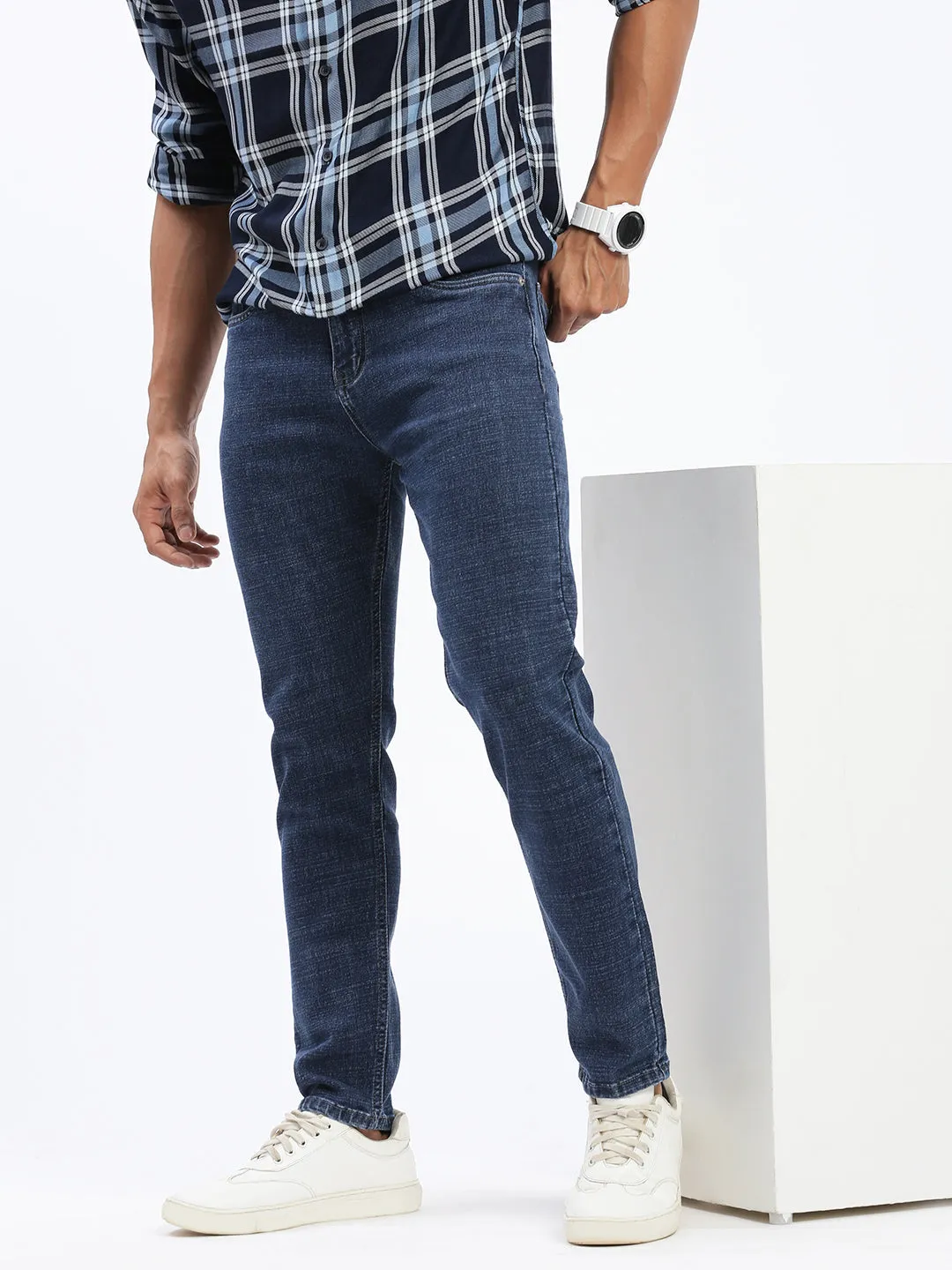 Men Navy Blue Comfort Slim Fit Mid-Rise Cotton Light Fade Acid Wash Jeans