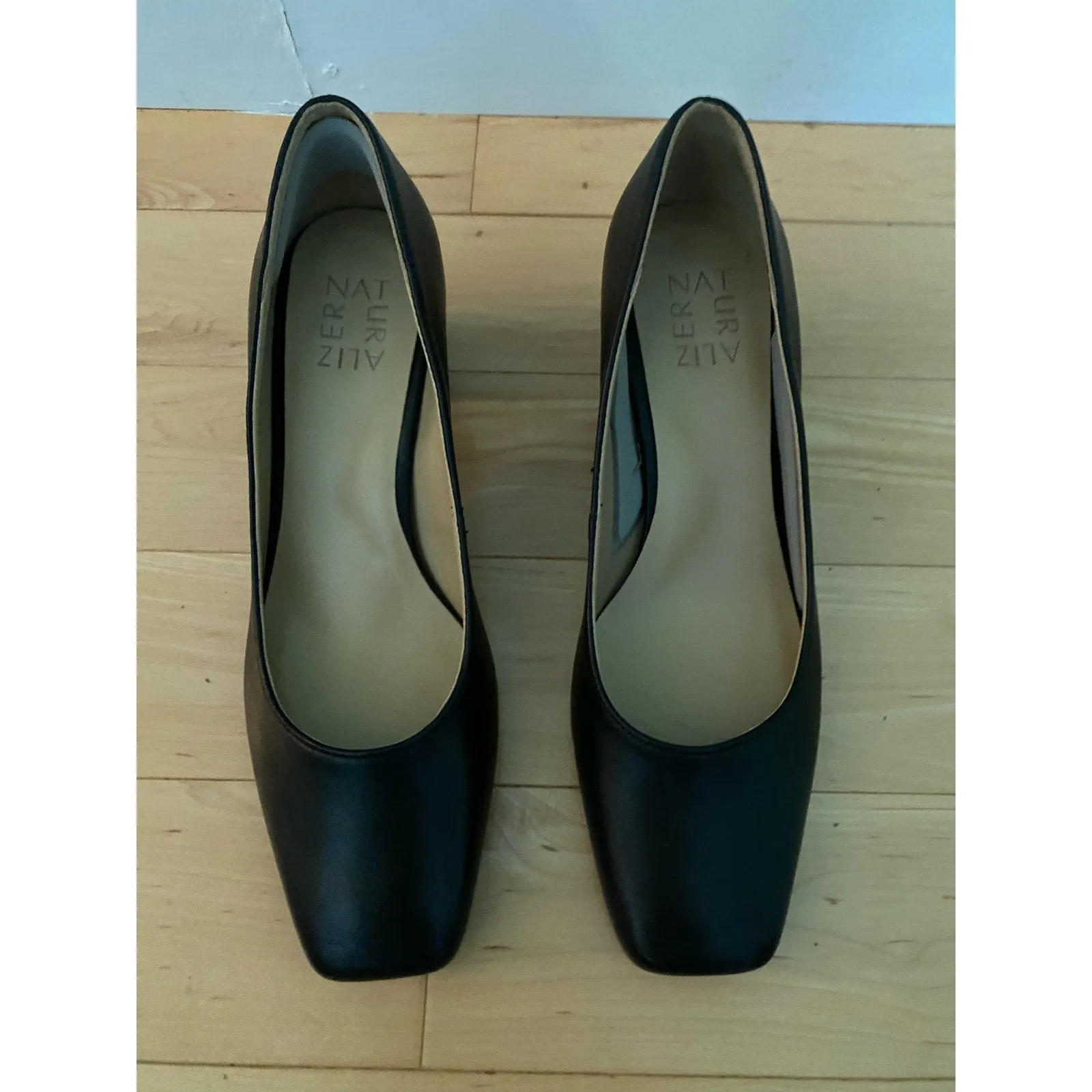 Naturalizer Karina Black Leather Pumps Size 7.5