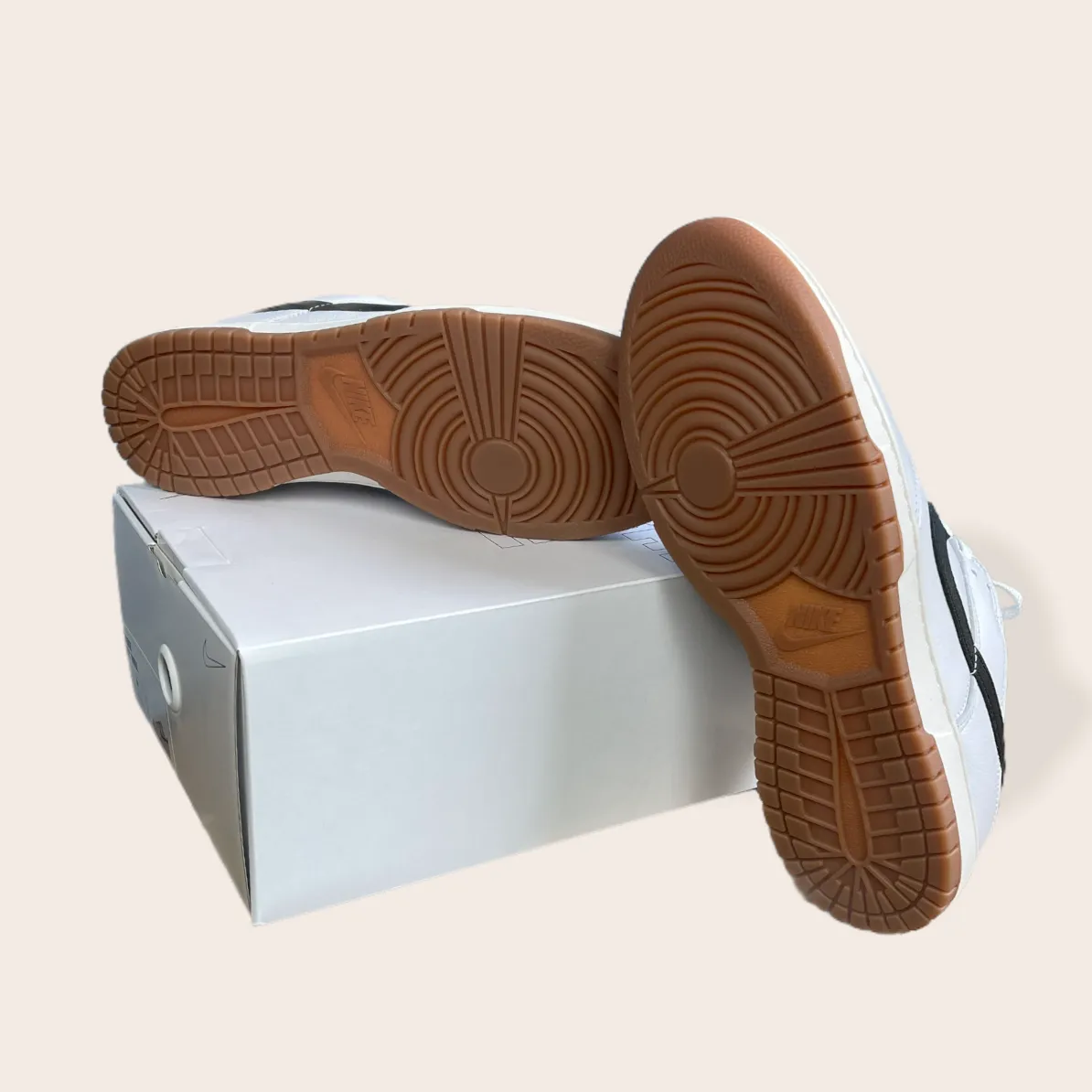 Nike Dunk Low By You trainers - White/Black/Cream/Gum sole