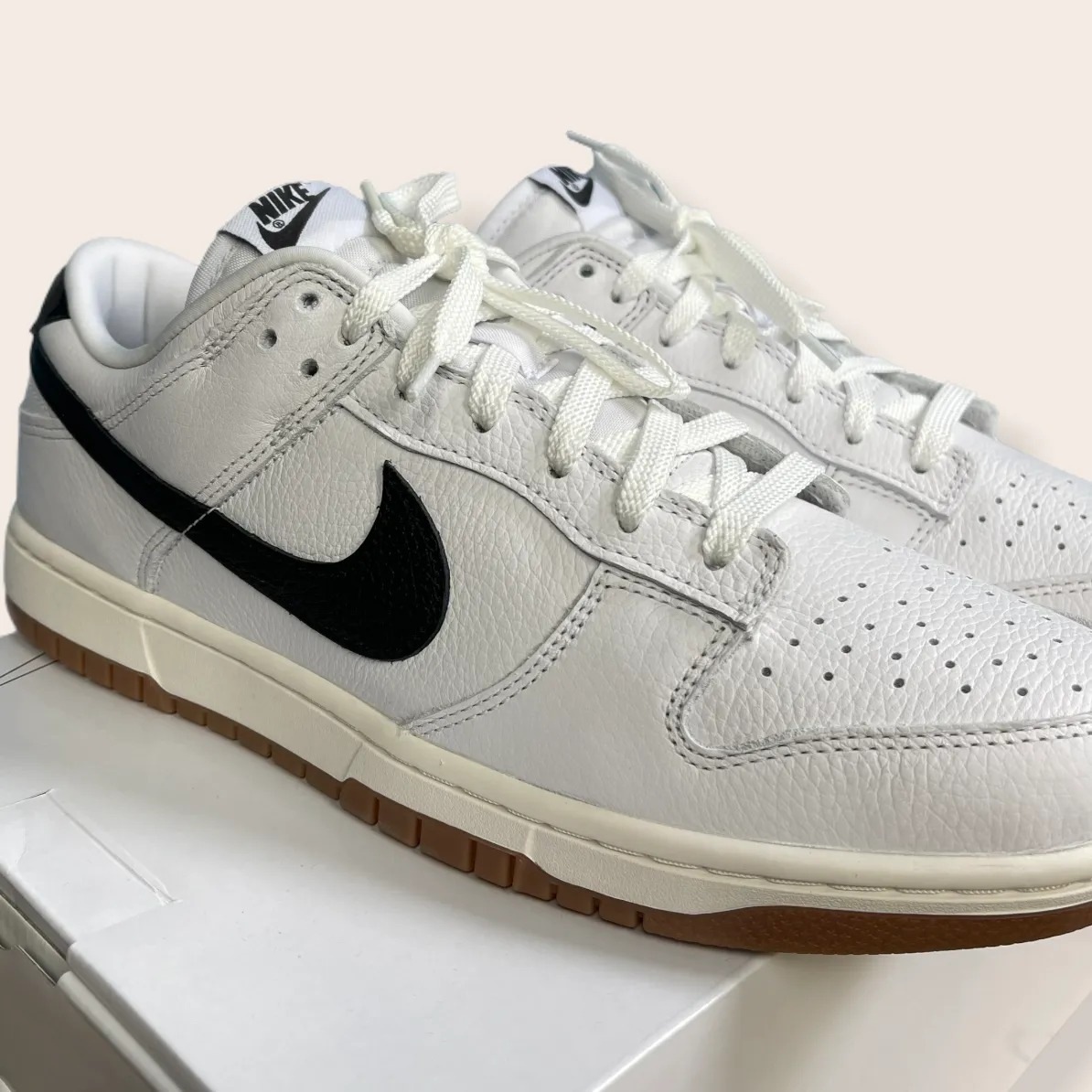 Nike Dunk Low By You trainers - White/Black/Cream/Gum sole
