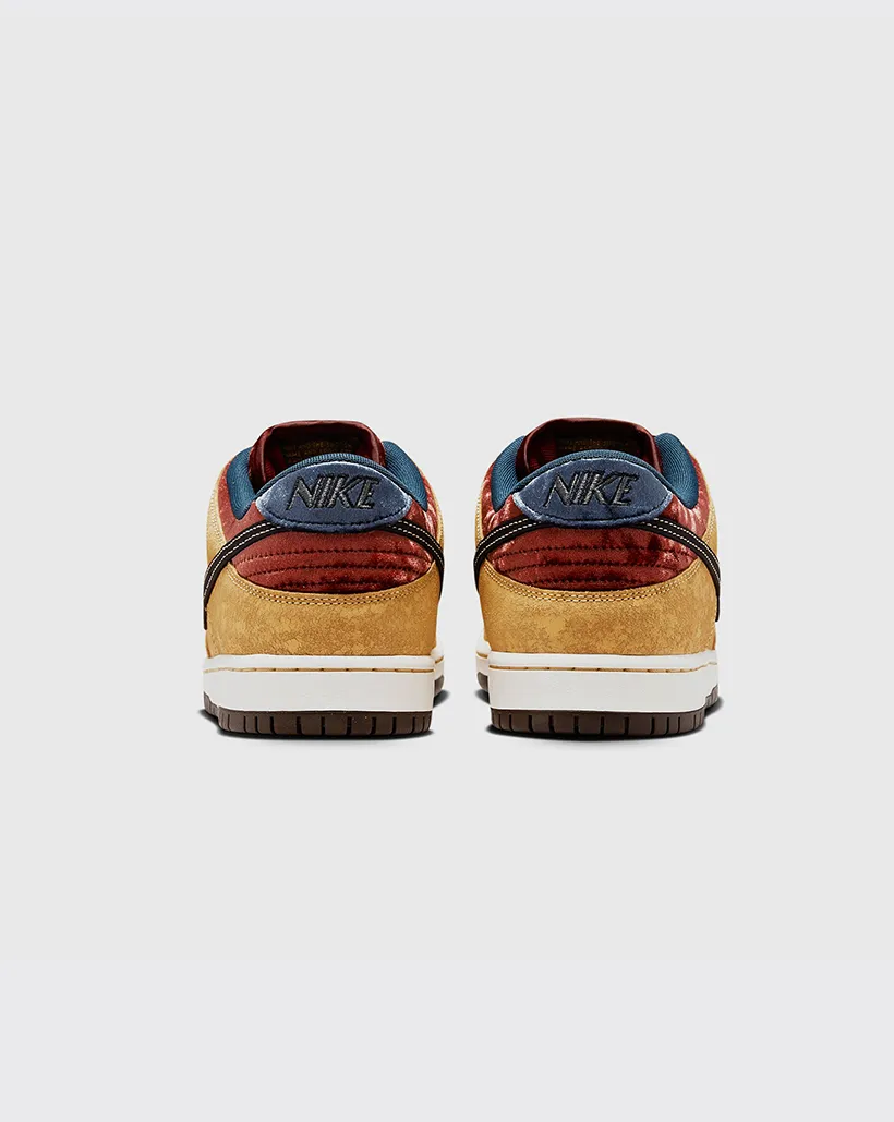 Nike SB Dunk Low Pro ‘City of Cinema’ Shoe