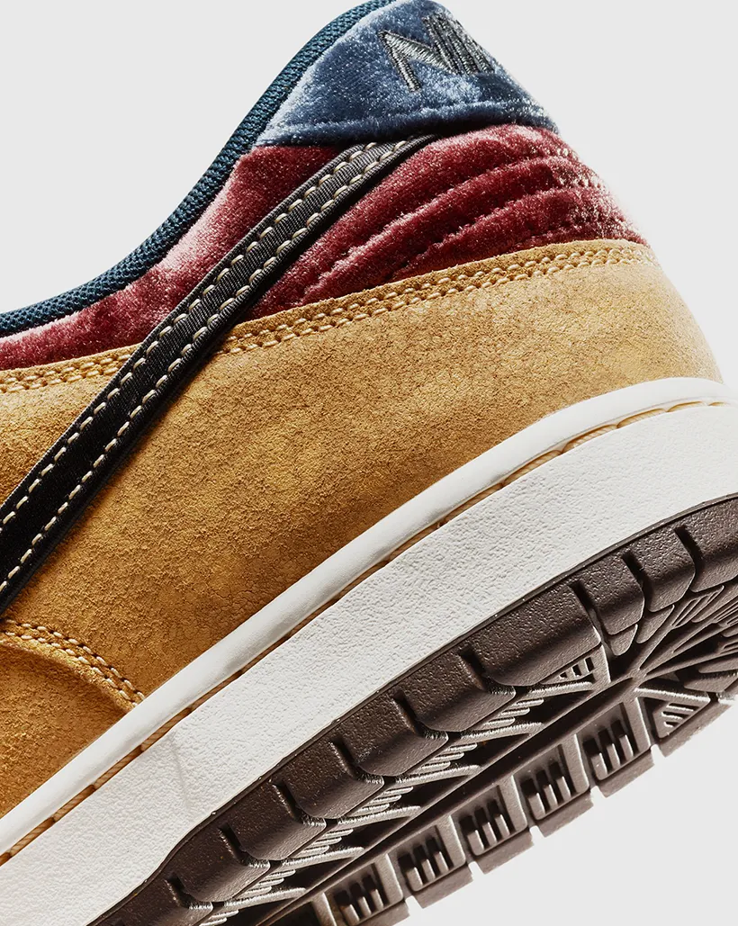 Nike SB Dunk Low Pro ‘City of Cinema’ Shoe