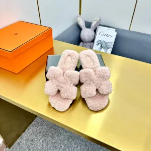 ORAN SHEARLING SANDALS LIGHT PINK