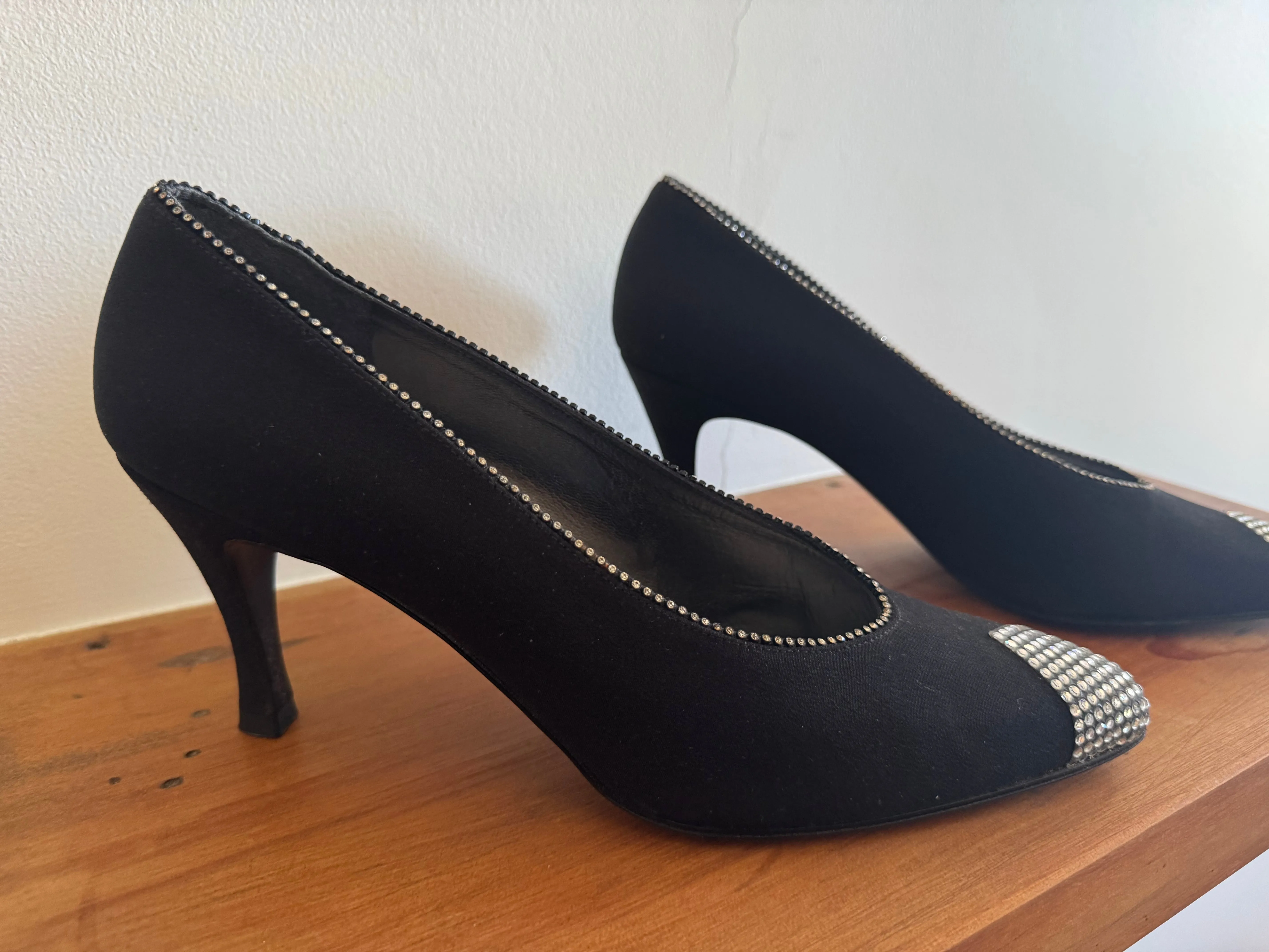 Vintage Stuart Weitzmann 90's Pumps - Size 8.5